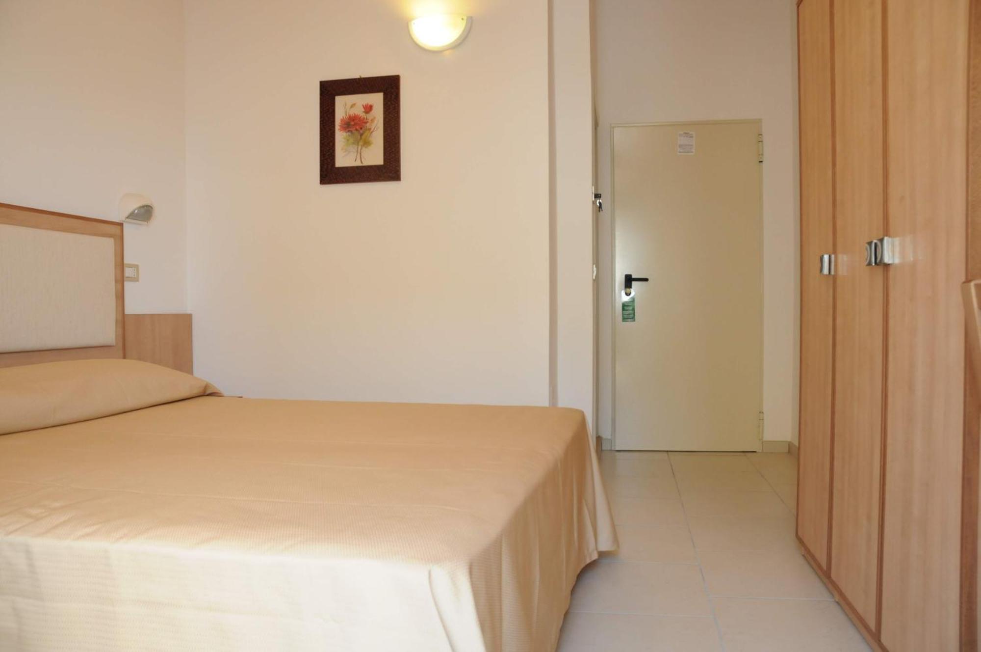 Hotel Saint Tropez Spa & Restaurant Lido Di Savio Rum bild