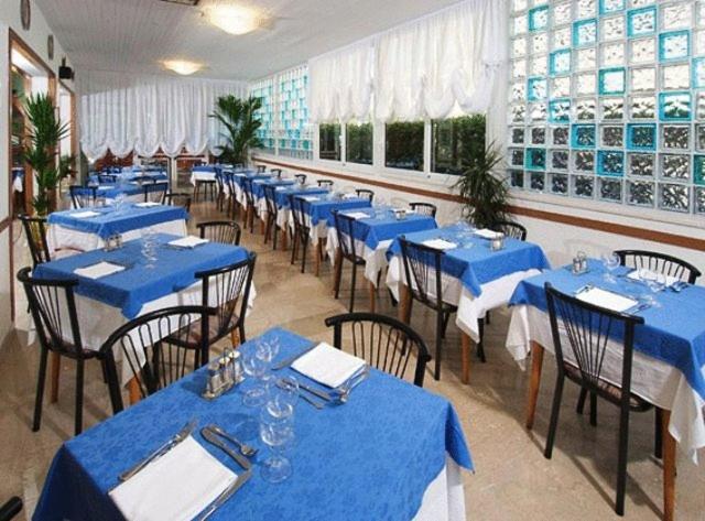 Hotel Saint Tropez Spa & Restaurant Lido Di Savio Exteriör bild
