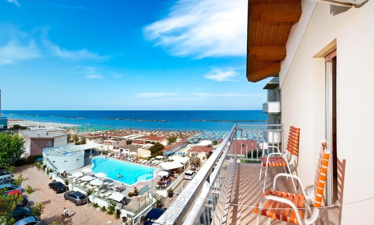 Hotel Saint Tropez Spa & Restaurant Lido Di Savio Rum bild